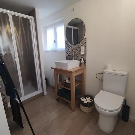 Les Meubles De Louis-marie, 2 Independants Pour 4 Personnes, 8 Personnes Au Total, Proche Du Puy Du Fou Appartement Saint-Amand-sur-Sevre