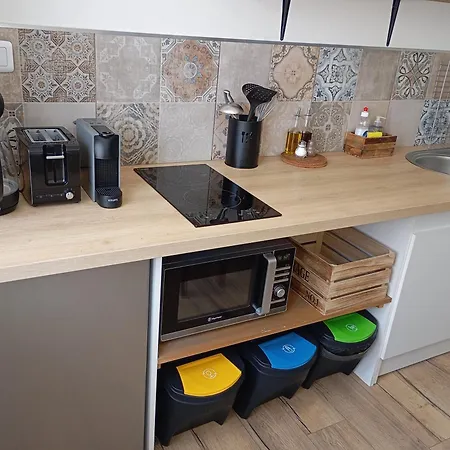 Les Meubles De Louis-marie, 2 Independants Pour 4 Personnes, 8 Personnes Au Total, Proche Du Puy Du Fou