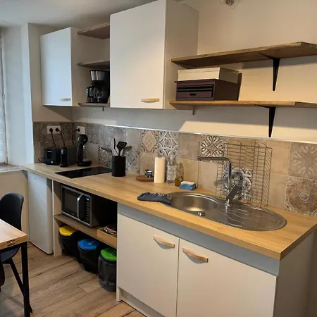 Les Meubles De Louis-marie, 2 Independants Pour 4 Personnes, 8 Personnes Au Total, Proche Du Puy Du Fou Apartment