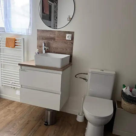 Les Meubles De Louis-marie, 2 Independants Pour 4 Personnes, 8 Personnes Au Total, Proche Du Puy Du Fou * Saint-Amand-sur-Sevre