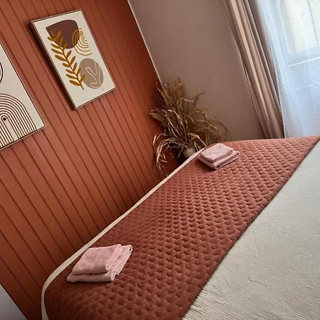 Apartment Les Meubles De Louis-marie, 2 Independants Pour 4 Personnes, 8 Personnes Au Total, Proche Du Puy Du Fou Saint-Amand-sur-Sevre